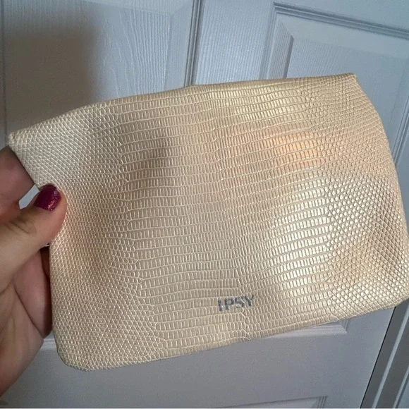 Cream Envelope Pouch with Textured Finish - Picture 2 of 3